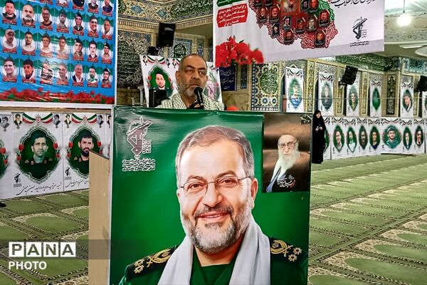 از کودکان تا بسیجیان؛ همه آمدند برای مردی که در قلب مردم بود