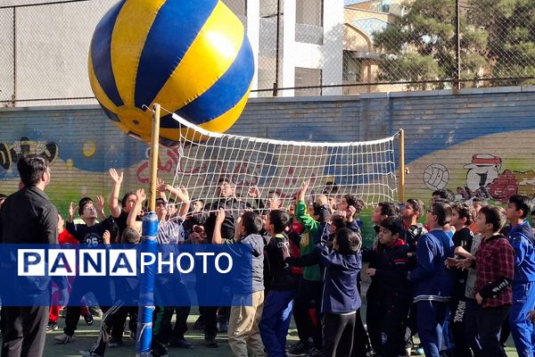 اردوی درون مدرسه ای در دبستان شاهد شهید قدوسی ناحیه دو شهرری 