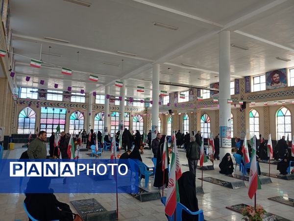 محفل شهدا در گلزار شهدای شهر بن 