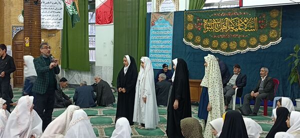 برگزاری محفل انس با قرآن با حضور قاریان برتر استانی در شهر اراک