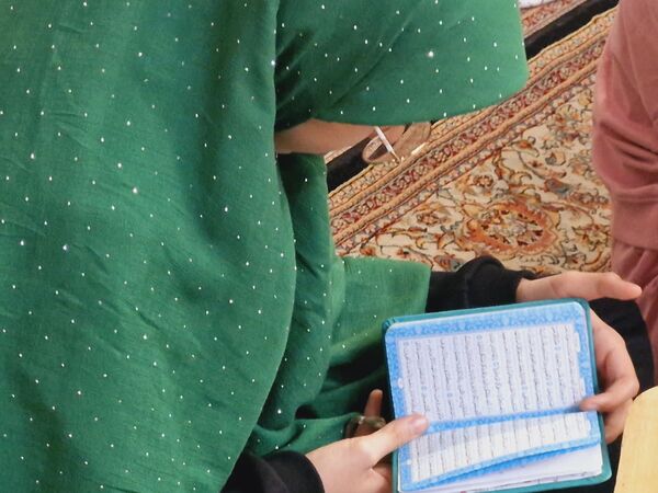 دختران، مهمانان عاشقانه اعتکاف