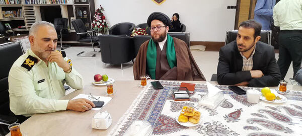 نشست صمیمی شورای معاونان آموزش و پرورش قم با فرمانده پلیس 