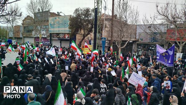 راهپیمایی روزجهانی قدس باحضور پرشور مردم در شهرستان نیشابور