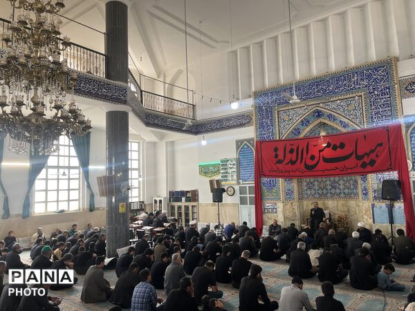 نماز جماعتی که در غم فراق پدر امت خوانده شد