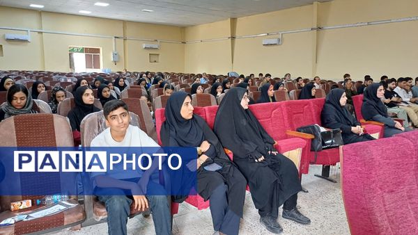 درخشش دانش‌آموزان نخبه قلعه‌گنج در جشن تقدیر کانون قلم‌چی