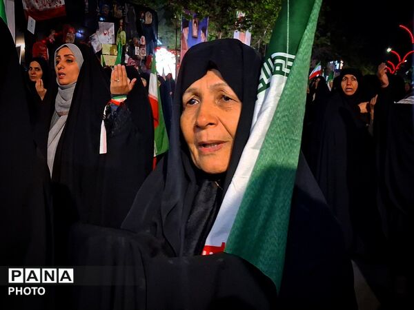 دست‌هایی به آسمان، قلوبی به امید ظهور