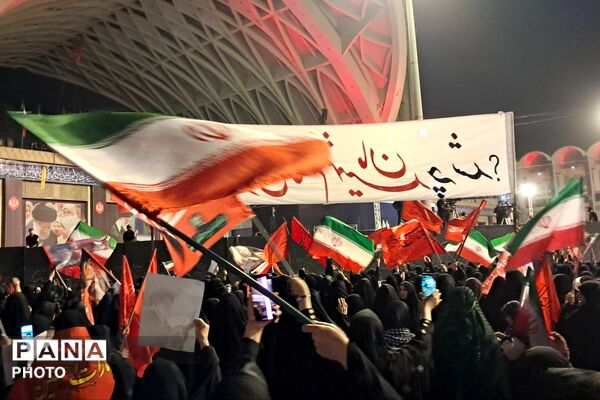 آیین وداع ملت ایران با پدر امت؛ خیزش یک ملت در سوگ رهبر شهید