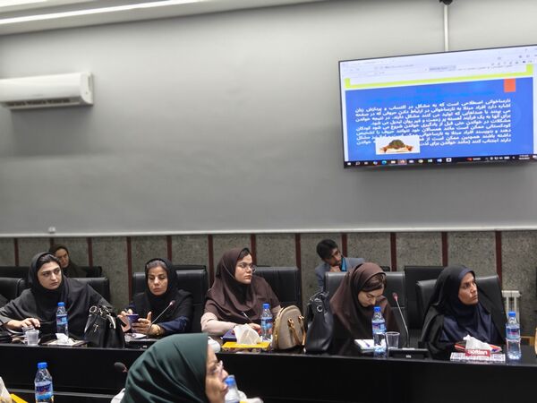 (طرح هم راه) همراهی والدین با مدرسه برای رشد آموزشی و تربیتی دانش‌آموزان پایه اول