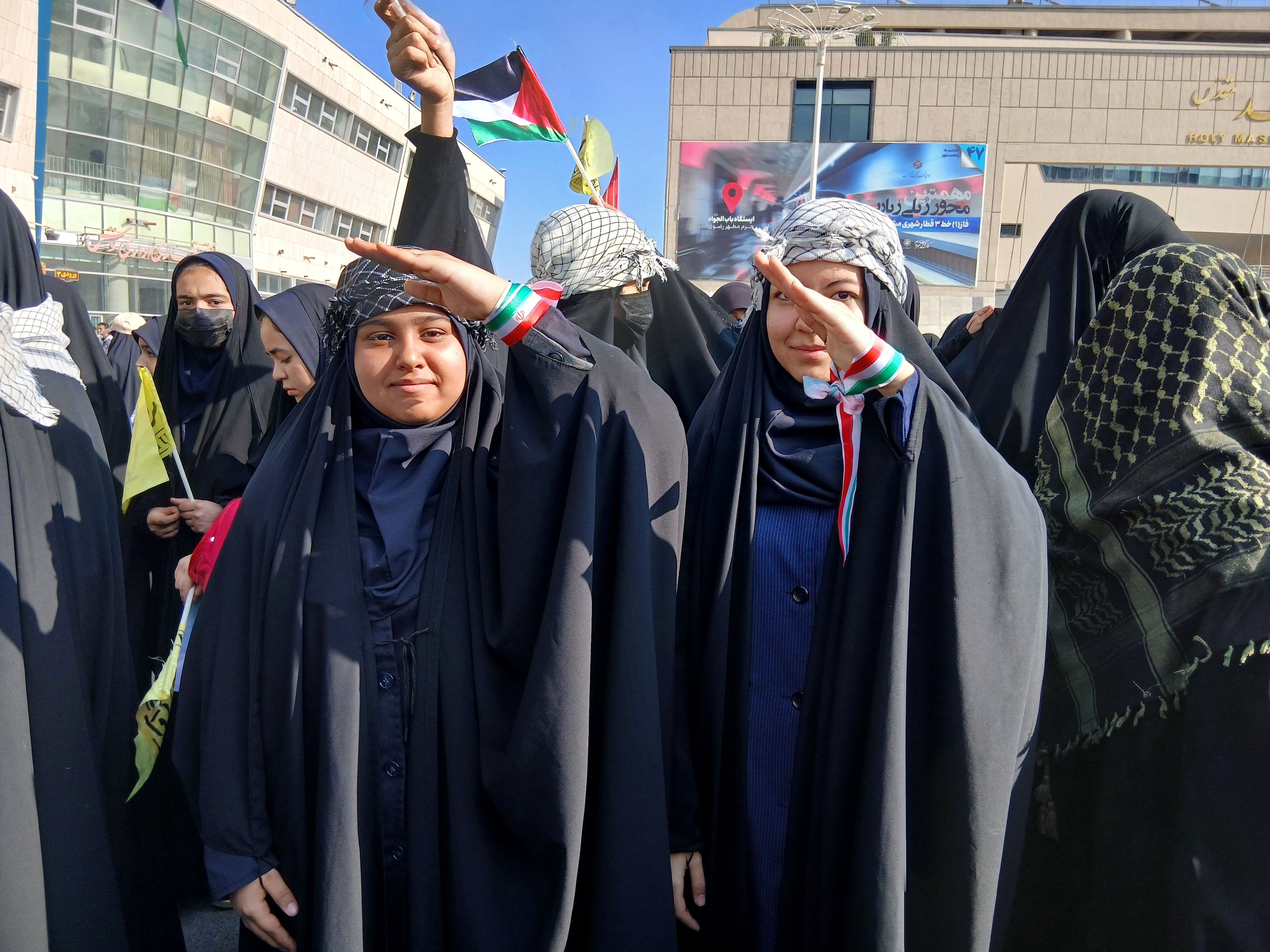۱۳ آبان،  روز آشکار ساختن ناتوانی استکبار 