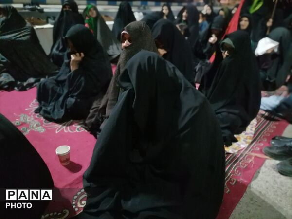حضور خودجوش  مردم شهر بار در سومین شب ماه محرم  در حسینیه شهدای شهر بار 