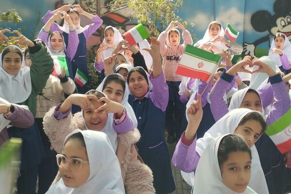 لبخند و شور نوجوانی، نشاط مدارس شهرستان قدس در ۱۳ آبان 