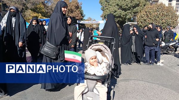 راهپیمایی یوم الله روز 13 آبان