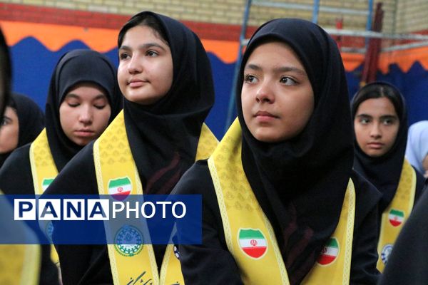 بهارستان دو صحنه همفکری، همدلی و همکاری پیشتازان در همایش یاوران انقلاب