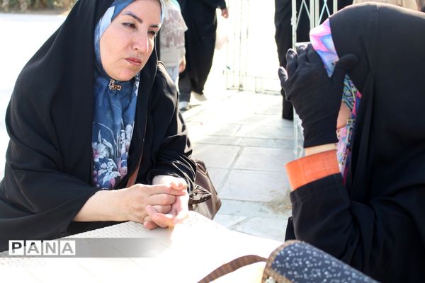 فعالیت جهادی طلاب در موکب‌های خدمت‌رسانی