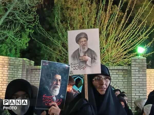 چهاردهمین شب از اتحاد مقدس؛ خیابان ها غرق در صدای مرگ بر آمریکا