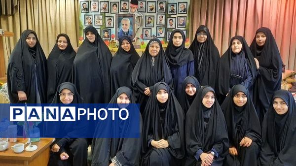 یادواره شهدای دانش‌آموزی در دبیرستان فاطمیه ناحیه یک کرج