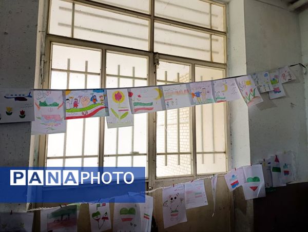 مراسم دهه فجر و برگزاری نمایشگاه دست‌سازهای دانش‌آموزی در دبستان شیخ کلینی