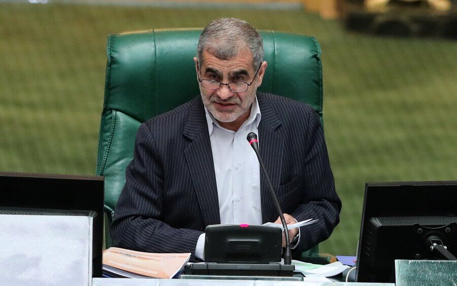  هر صدایی که در اختلاف افکنی و توجه به مسائل فرعی بلند شود، صدای دشمن است