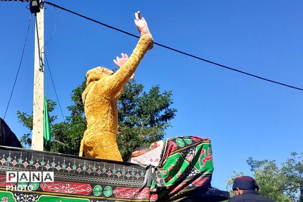 مراسم معنوی گل‌زنی در بن