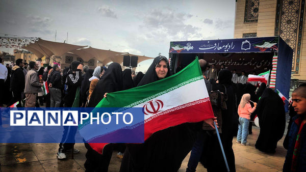 شکوه عشق و ارادت مردم به وطن