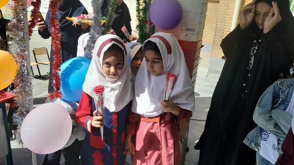 جشن باشکوه آغاز سال تحصیلی در مدرسه انقلاب حیدرخانی