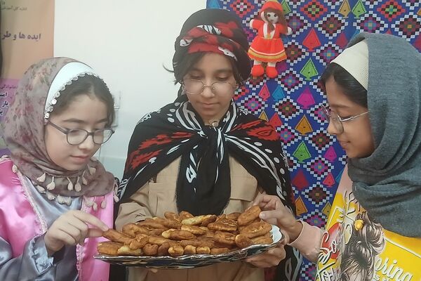 رنگین‌کمان فرهنگ‌ها در دل شهریار؛ جشنواره‌ای با طعم غذاهای محلی و لباس‌های رنگارنگ