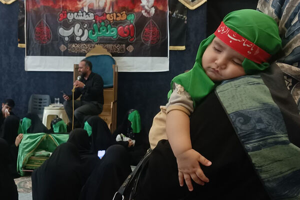 همایش شیرخوارگان حسینی، لاله‌های سرخ در آغوش مادران