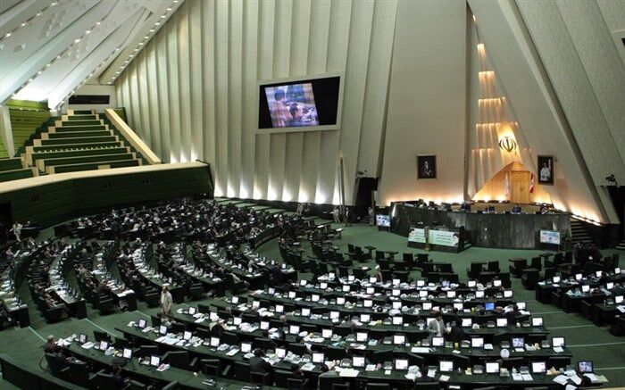 توقف بررسی بودجه به دلیل جدال گیلانی‌ها و بوشهری‌های مجلس