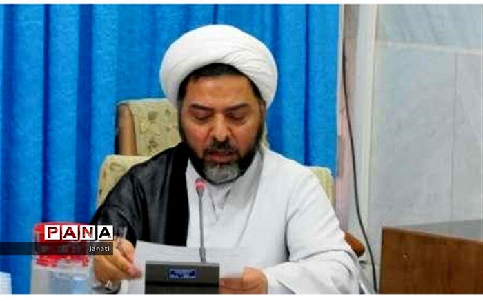 تکریم و احترام به سوادآموزان در زمان برگزاری و جلسه آزمون ها وظیفه  است