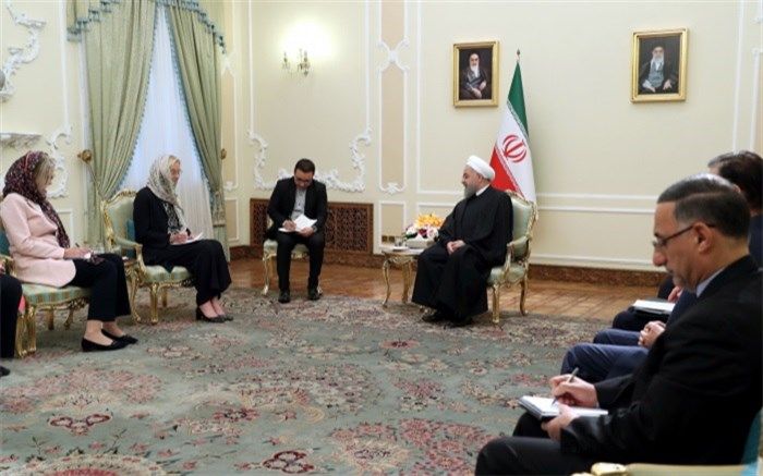 روحانی: علاقه‌مندیم درباره فروش گسترده تسلیحات مخرب به کشورهای منطقه با دوستان اروپایی گفت‌و‌گو کنیم