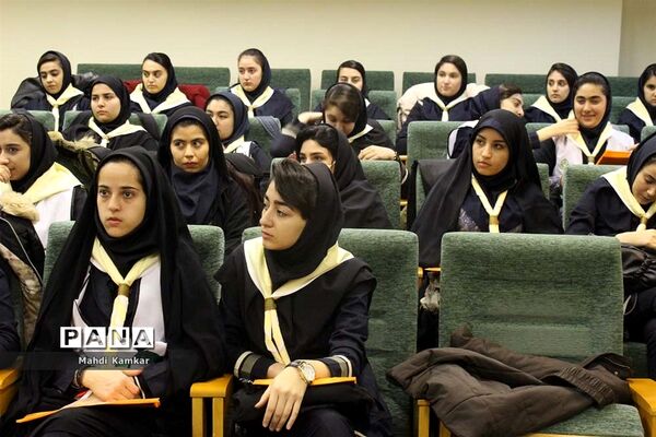 بازدید دانش آموزان پیشتاز آذربایجان شرقی از سازمان تامین اجتماعی