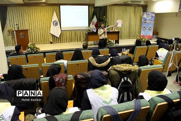 بازدید دانش آموزان پیشتاز آذربایجان شرقی از سازمان تامین اجتماعی