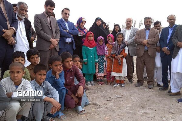 کلنگ زنی مدرسه 12 کلاسه شهدای ایران خودرو  در منطقه لار ناحیه یک زاهدان