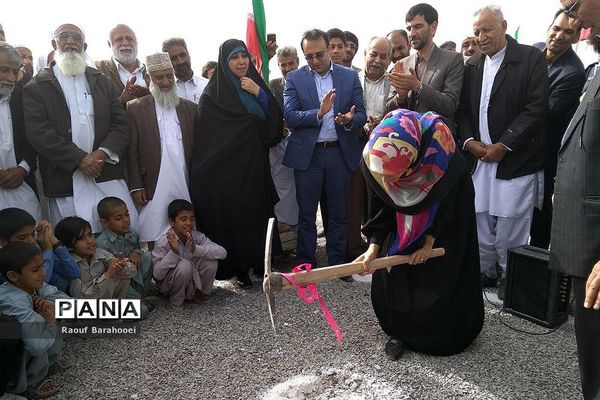 کلنگ زنی مدرسه 12 کلاسه شهدای ایران خودرو  در منطقه لار ناحیه یک زاهدان