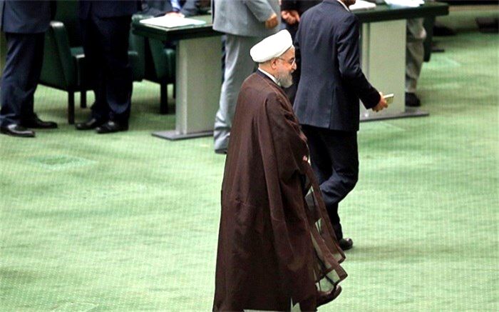 نمایندگان سوال‌کننده  بازهم قانع نشدند؛ روحانی یک قدم به صحن نزدیک‌تر شد
