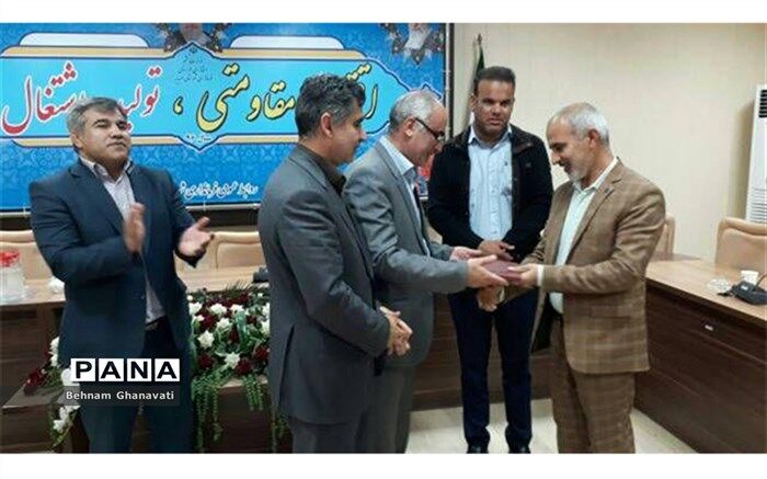 از پیشکسوت ورزش همگانی در شهرستان امیدیه تجلیل بعمل آمد