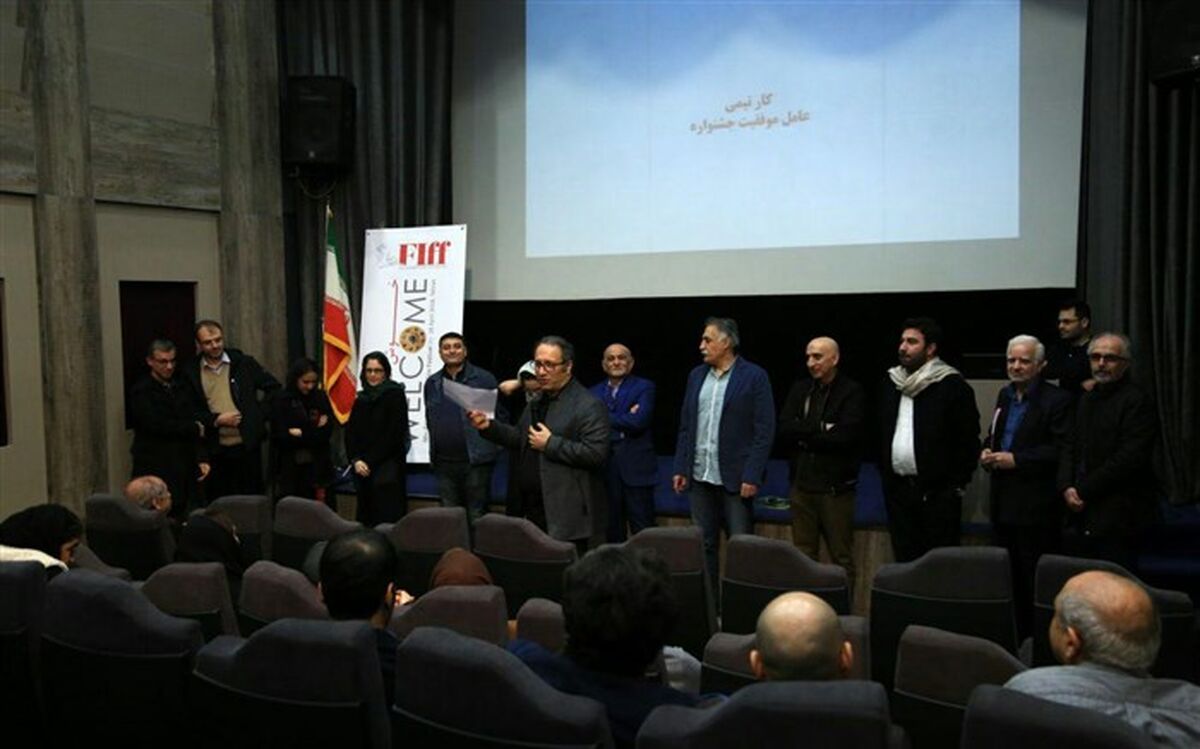 نشست و گفت‌و‌گوی دبیر جشنواره جهانی فیلم فجر با سینماگران