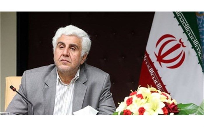 رئیس دانشگاه آزاد: اساتید موضوع پایان‌نامه‌ها را به سمت گرنت سازی سوق دهند