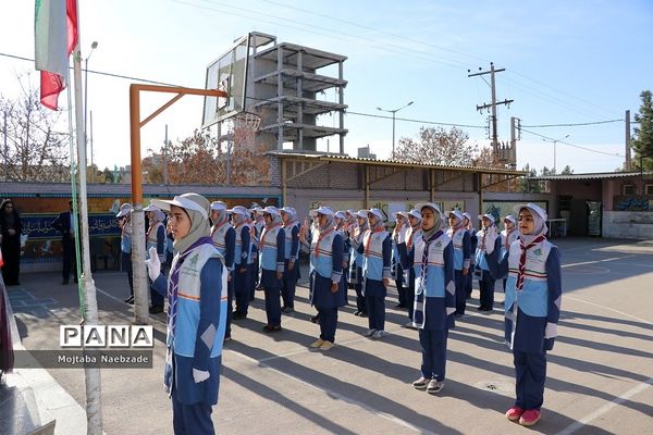 مراسم سپاس مربی در دبیرستان پیرایش نیشابور