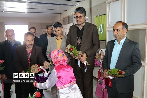 مراسم سپاس مربی در دبیرستان پیرایش نیشابور