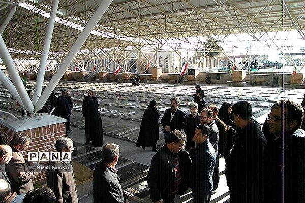 همایش پیاده روی میثاق با شهیدان به مناسبت هفته امور تربیتی در تبریز