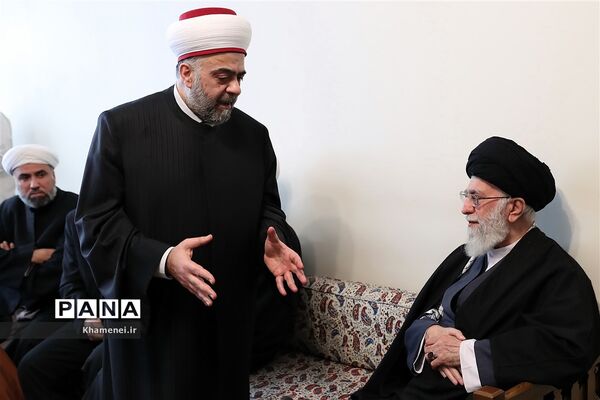 دیدار وزیر اوقاف و جمعی از علمای سوریه با مقام معظم رهبری
