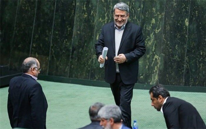 رحمانی فضلی به سلامت از بهارستان گذشت؛ مجلس از پاسخ وزیر کشور قانع شد صادقی نه