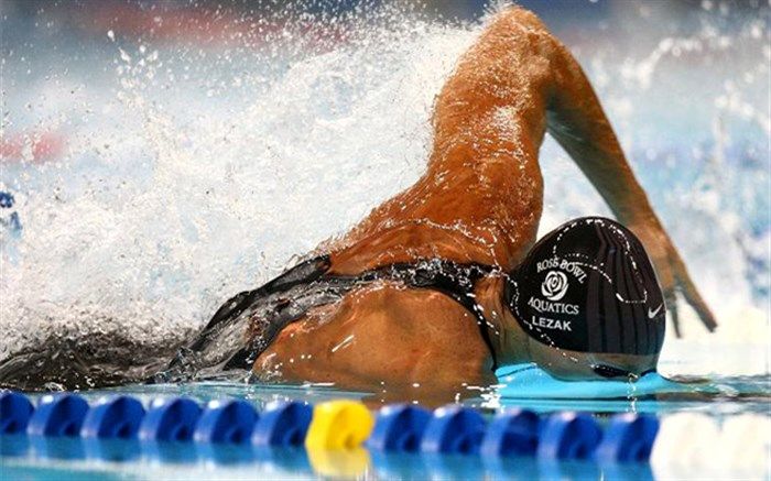 موج‌های آبی به جام قهرمانی لیگ برتر شنا رسید