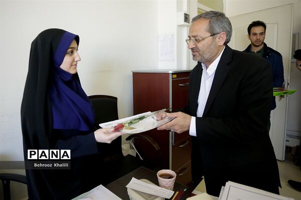 قدردانی معاون پرورشی و فرهنگی وزارت آموزش و پرورش از کارکنان زن سازمان دانش آموزی