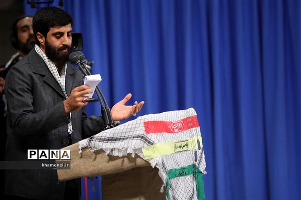 دیدار دانش آموزان و دانشجویان شرکت‌کننده در کاروانهای راهیان نور با مقام معظم رهبری