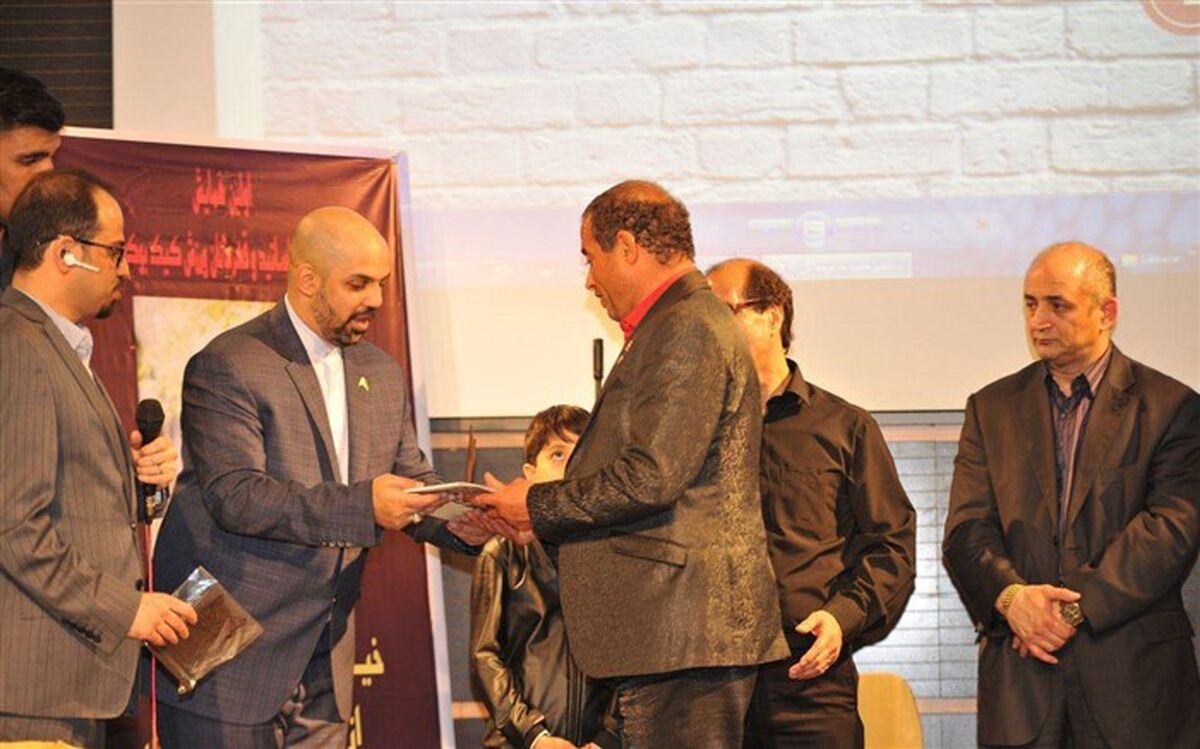 پیشکسوتان  مدال آور کیک بوکسینگ تجلیل شدند
