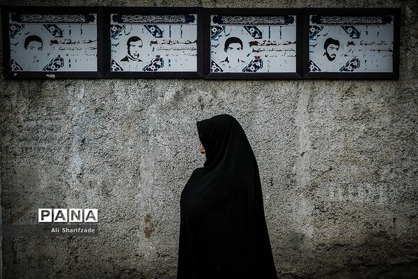 نقش شهدا بر دیوارهای شهر