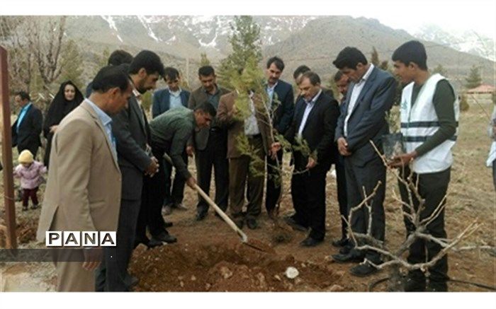 بوستان 176شهید عرصه سوادآموزی کشور در دنا راه اندازی شد