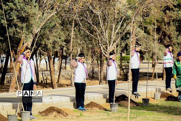 جشن تولد زمین در دبیرستان شهید شهریاری منطقه 19